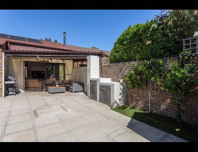 3 BEDROOM FREEHOLD FOR SALE IN TOKAI